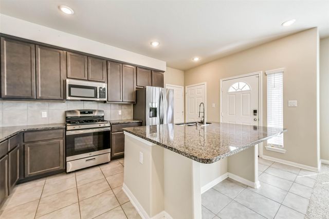 513 N 6th Street, La Porte, TX 77571