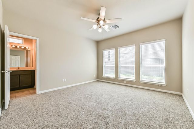 513 N 6th Street, La Porte, TX 77571