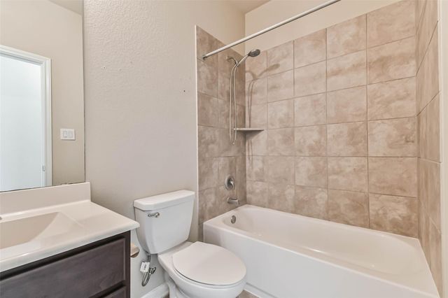 513 N 6th Street, La Porte, TX 77571