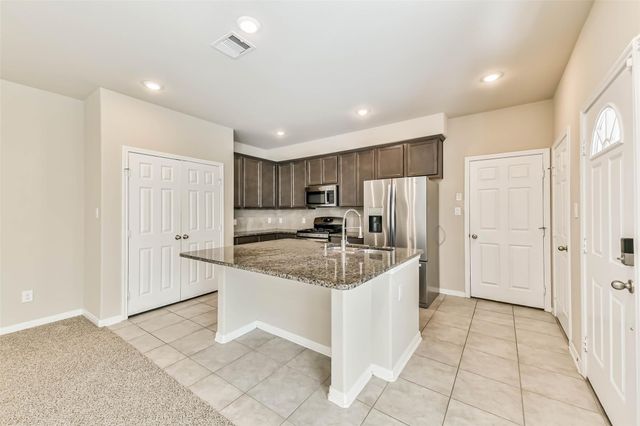 513 N 6th Street, La Porte, TX 77571