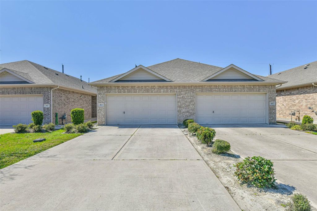 513 N 6th Street, La Porte, TX 77571