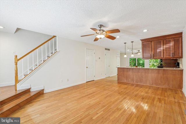 221 CARRIAGE CT #221, Chesterbrook, PA 19087
