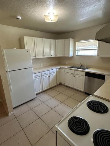 3613 E CHELSEA STREET, Tampa, FL 33610