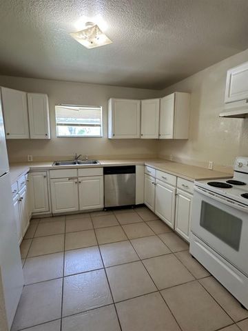 3613 E CHELSEA STREET, Tampa, FL 33610