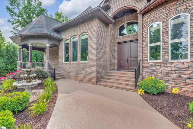 983 Foster Road, Inman, SC 29349