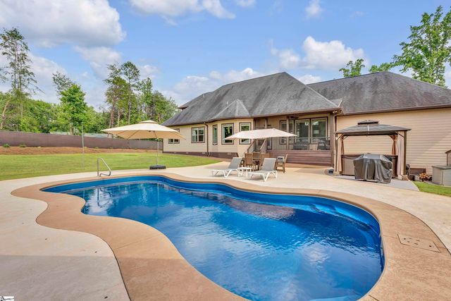 983 Foster Road, Inman, SC 29349