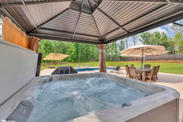 983 Foster Road, Inman, SC 29349