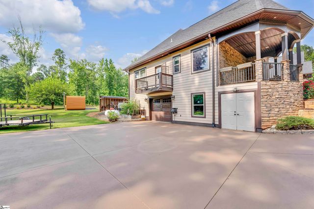 983 Foster Road, Inman, SC 29349