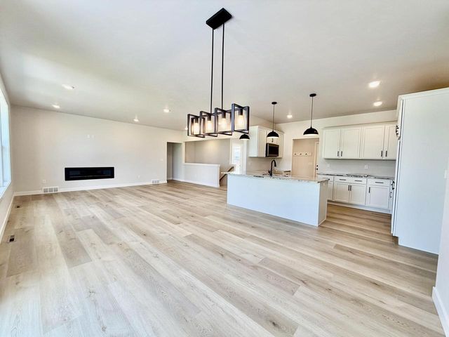 W6842 MCALLISTER CIRCLE, Greenville, WI 54942