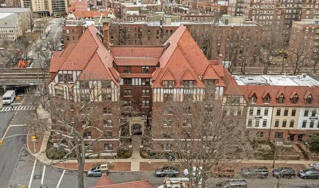 150 Burns Street 6E, Forest Hills, NY 11375