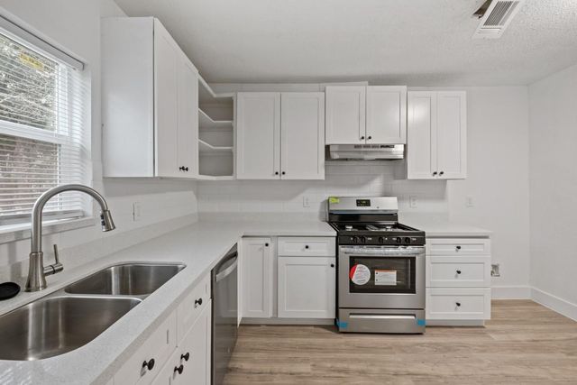 2217 Meadow Lane, La Marque, TX 77568