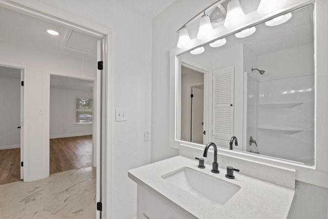 2217 Meadow Lane, La Marque, TX 77568