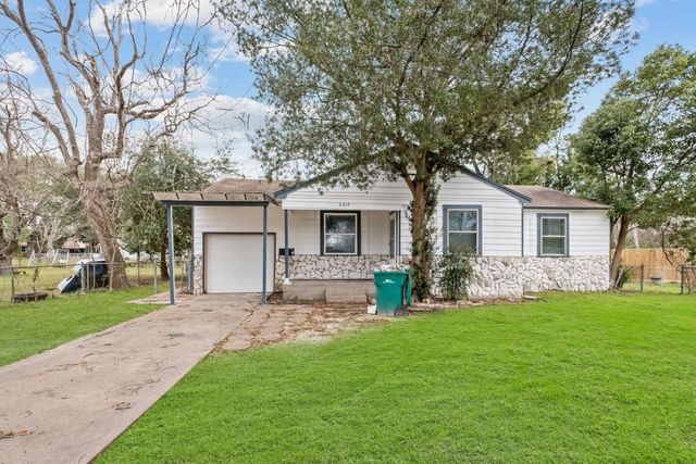 2217 Meadow Lane, La Marque, TX 77568