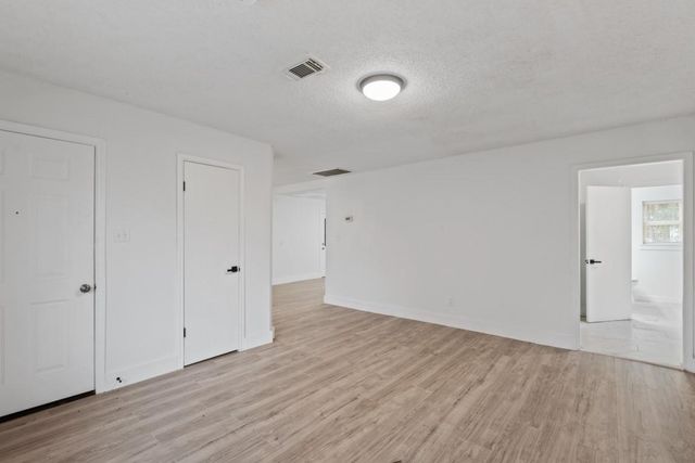 2217 Meadow Lane, La Marque, TX 77568