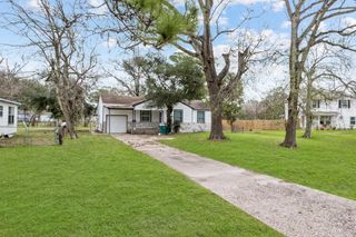 2217 Meadow Lane, La Marque, TX 77568