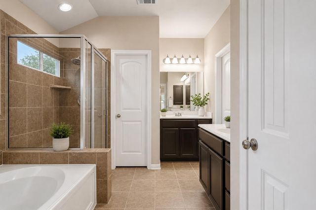 162 Sugar CRK, Buda, TX 78610