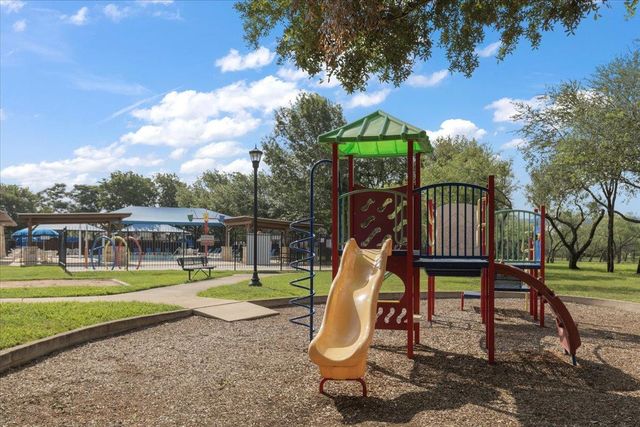 162 Sugar CRK, Buda, TX 78610