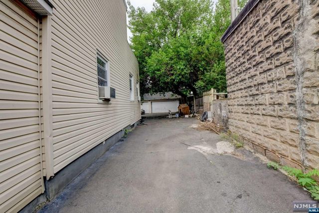 42 Kearny Street, Newark, NJ 07104