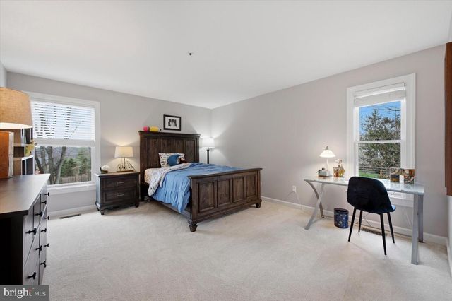 352 SENTRY LN, Wayne, PA 19087