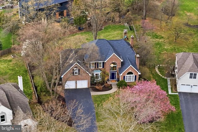 352 SENTRY LN, Wayne, PA 19087