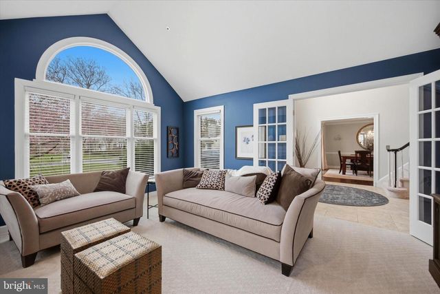 352 SENTRY LN, Wayne, PA 19087