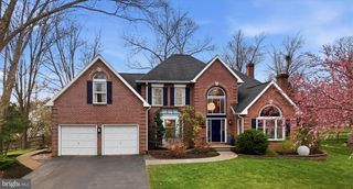 352 SENTRY LN, Wayne, PA 19087