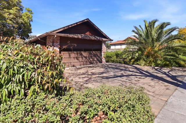701 Christine Drive, Palo Alto, CA 94303