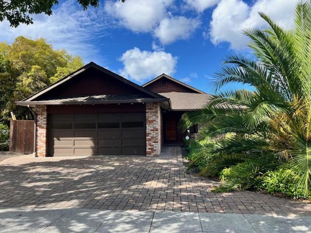 701 Christine Drive, Palo Alto, CA 94303