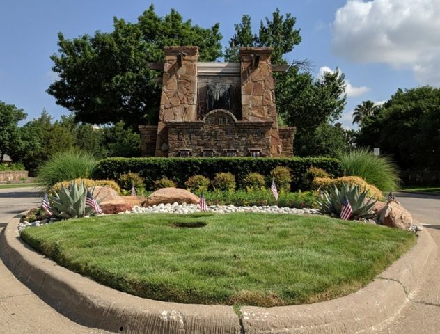 5429 Norris Drive, The Colony, TX 75056