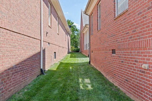 3068 Americus Dr, Thompsons Station, TN 37179