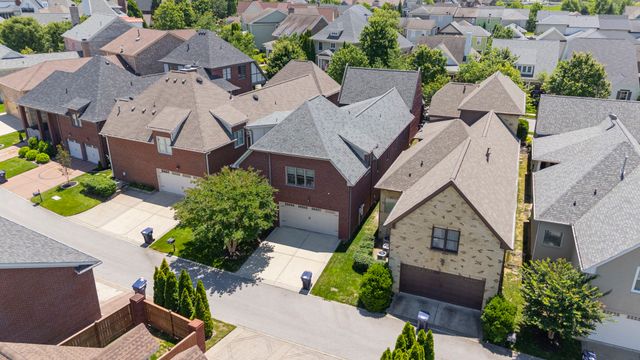 3068 Americus Dr, Thompsons Station, TN 37179