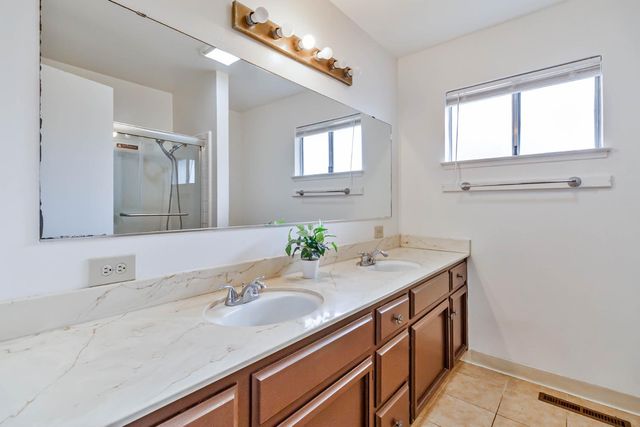 2158 E Palo Alto Avenue, Fresno, CA 93710