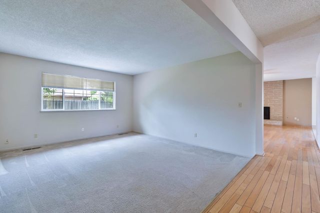 2158 E Palo Alto Avenue, Fresno, CA 93710