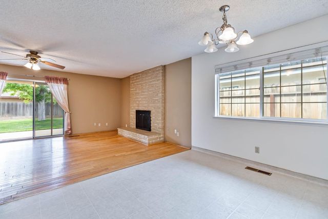 2158 E Palo Alto Avenue, Fresno, CA 93710