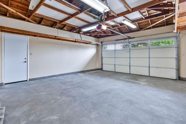 2158 E Palo Alto Avenue, Fresno, CA 93710