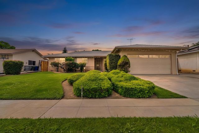 2158 E Palo Alto Avenue, Fresno, CA 93710