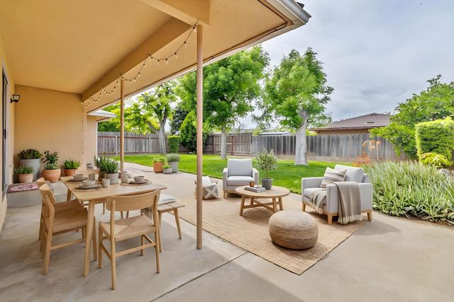 2158 E Palo Alto Avenue, Fresno, CA 93710