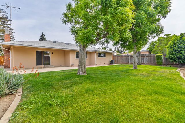 2158 E Palo Alto Avenue, Fresno, CA 93710