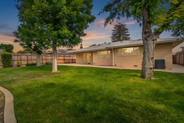 2158 E Palo Alto Avenue, Fresno, CA 93710