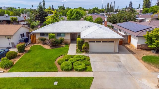 2158 E Palo Alto Avenue, Fresno, CA 93710