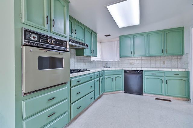 2158 E Palo Alto Avenue, Fresno, CA 93710