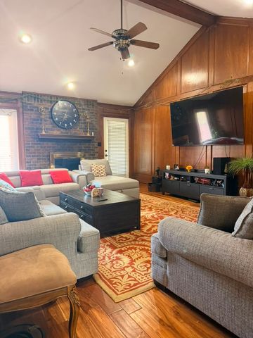 3120 Teakwood Drive, Bedford, TX 76021
