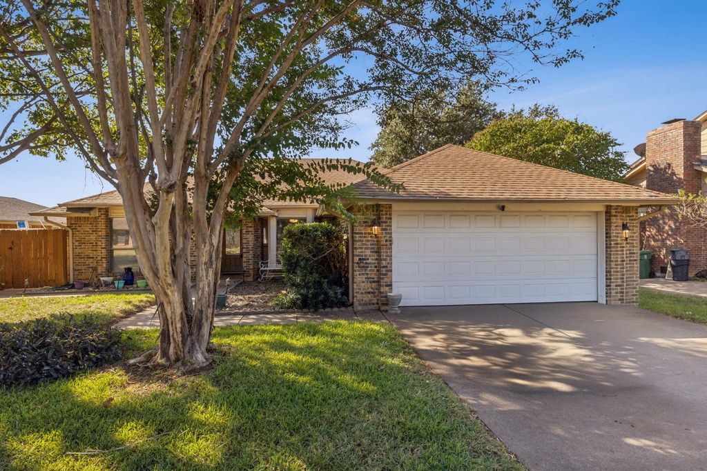 3120 Teakwood Drive, Bedford, TX 76021