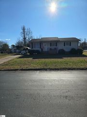 416 Pisgah Lane, Inman, SC 29349