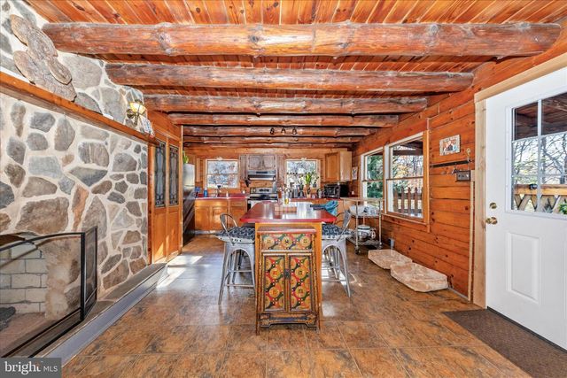 1402 HOFFMASTER RD, Knoxville, MD 21758