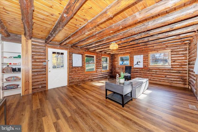 1402 HOFFMASTER RD, Knoxville, MD 21758