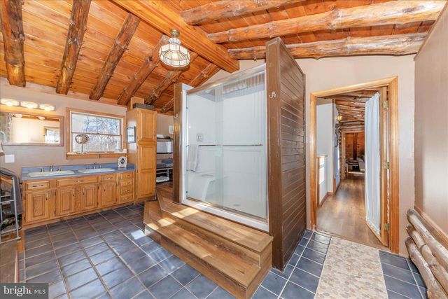 1402 HOFFMASTER RD, Knoxville, MD 21758