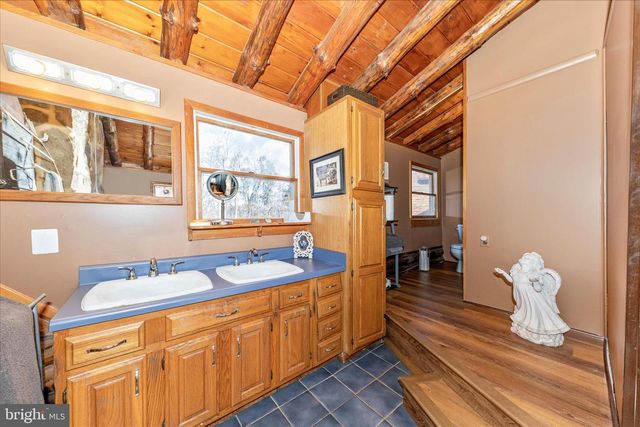 1402 HOFFMASTER RD, Knoxville, MD 21758