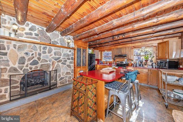 1402 HOFFMASTER RD, Knoxville, MD 21758