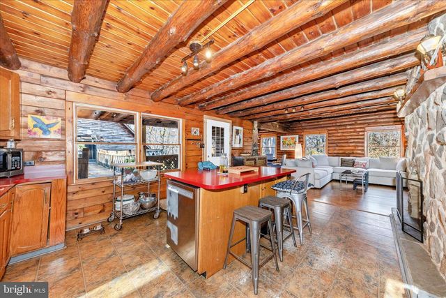 1402 HOFFMASTER RD, Knoxville, MD 21758